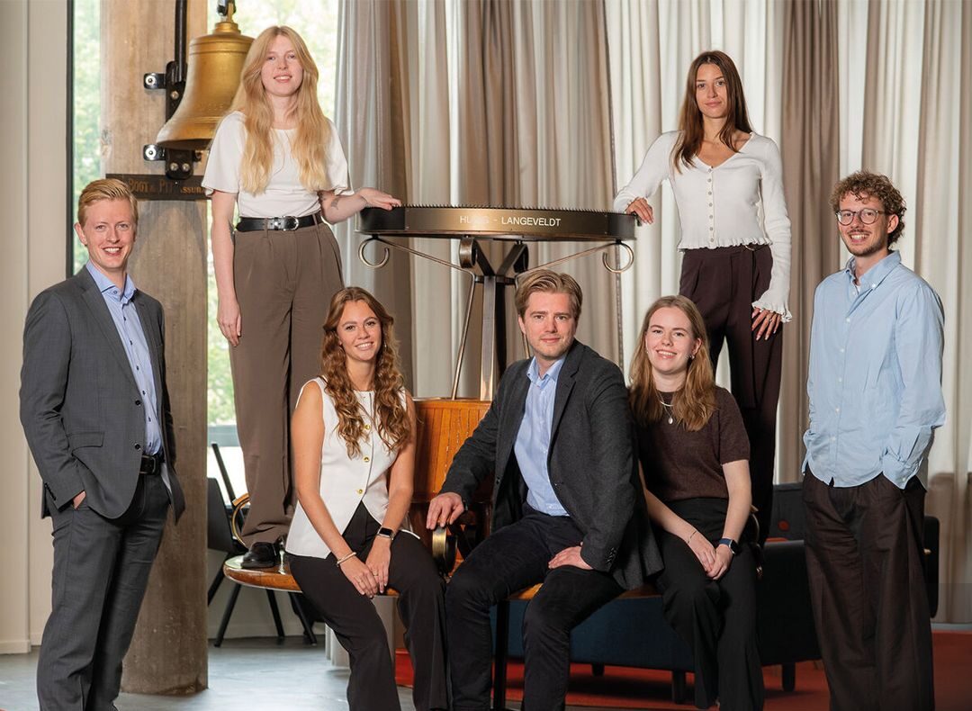 Groepsfoto van de Trainees van het VNAB RIsk Insurance Traineeship op het kantoor in Rotterdam